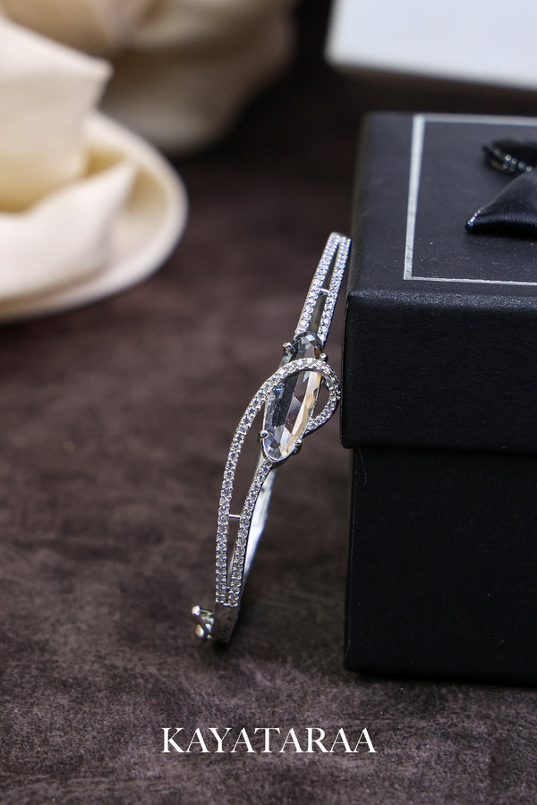 Oval Solitaire Pavé Bracelet